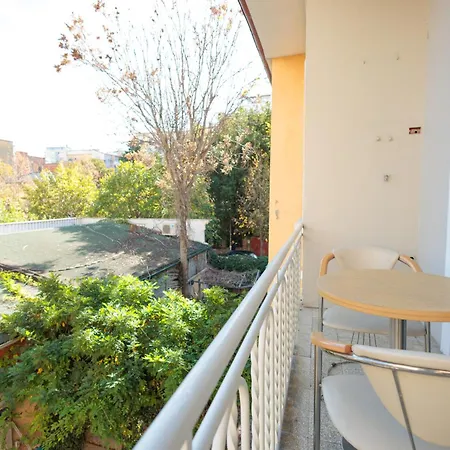 Ufo Boutique 호텔 티라나