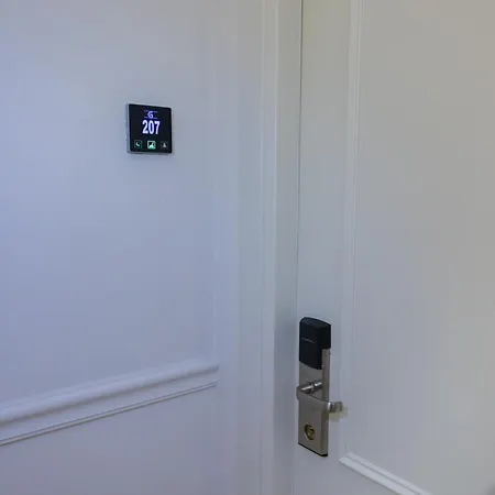 Otel Ufo Boutique Tiran