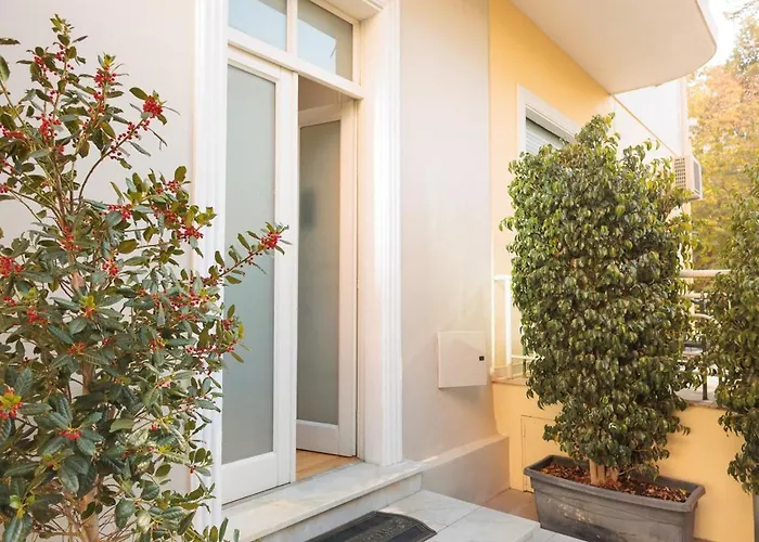 Ufo Boutique 3* Tirana